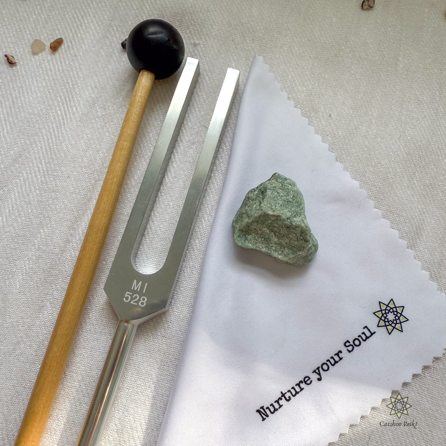 CLEARANCE: 528 Hz Tuning Fork and Aventurine Crystal | Love Frequency | Heart Chakra Healing