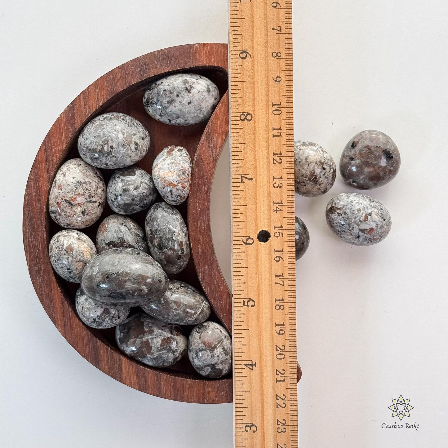 Tumbled Yooperlite. Sodalite Syenite. Reactive to UV | Sagittarius Zodiac Stone