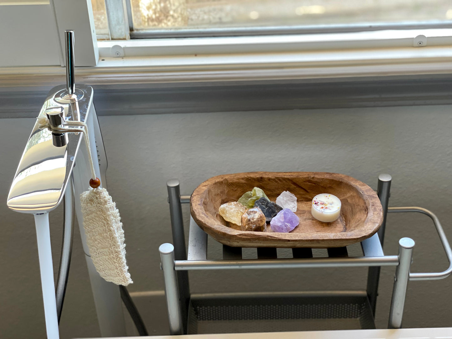 Bathtub/Shower Crystal Multi-Set in oval bowl